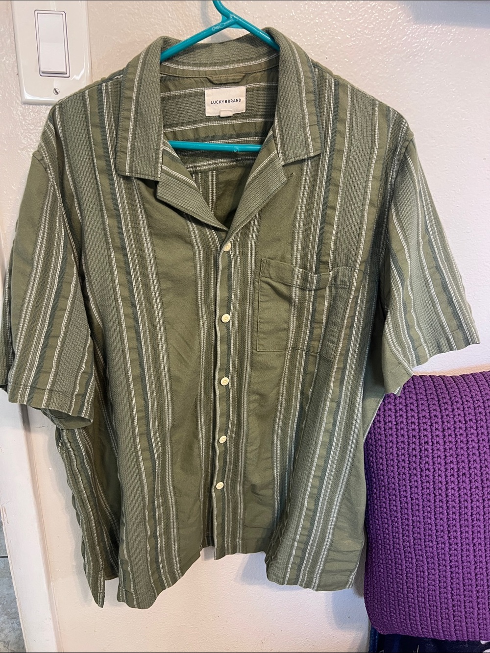 Lucky Brand Mens Short Sleeve Button-Up Shirt in Olive Stripe